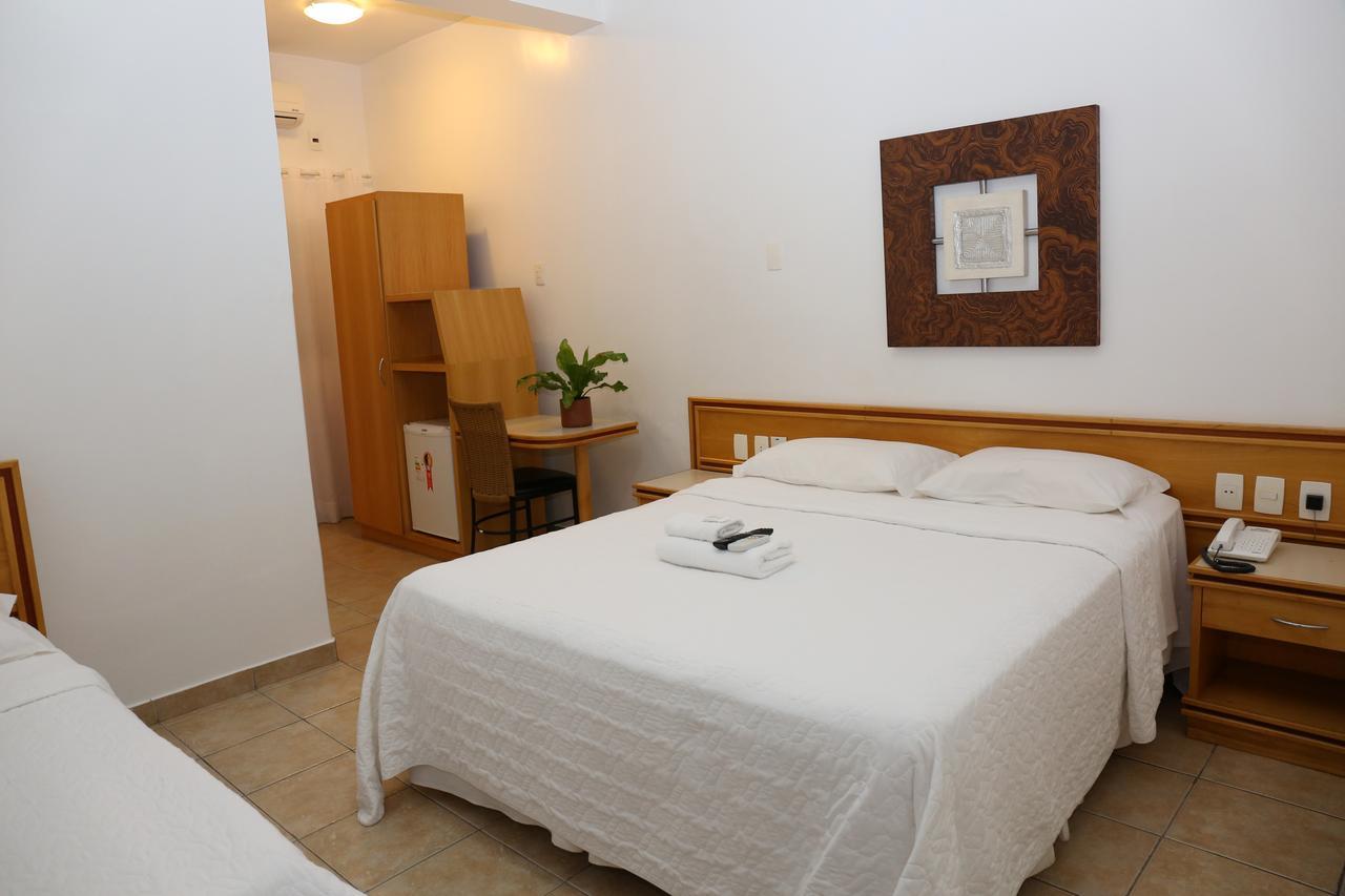 Licia Hotel Joao Pinheiro Exterior photo