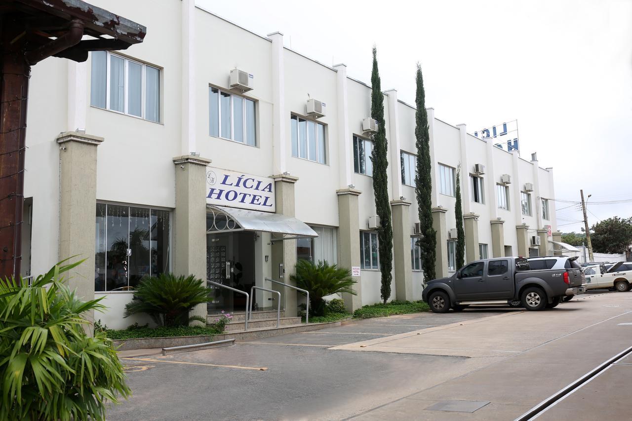 Licia Hotel Joao Pinheiro Exterior photo